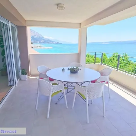 Daire House - No10 Duće